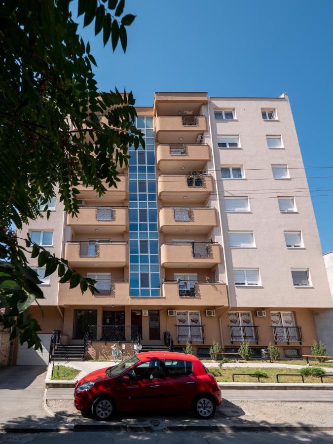 Green Apple Apartment Суботица Екстериор снимка