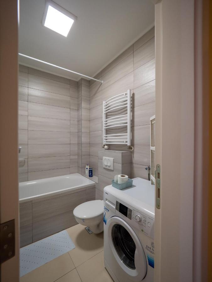 Green Apple Apartment Суботица Екстериор снимка