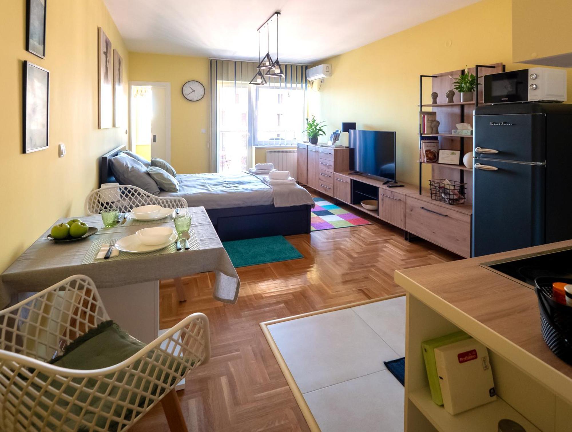 Green Apple Apartment Суботица Екстериор снимка