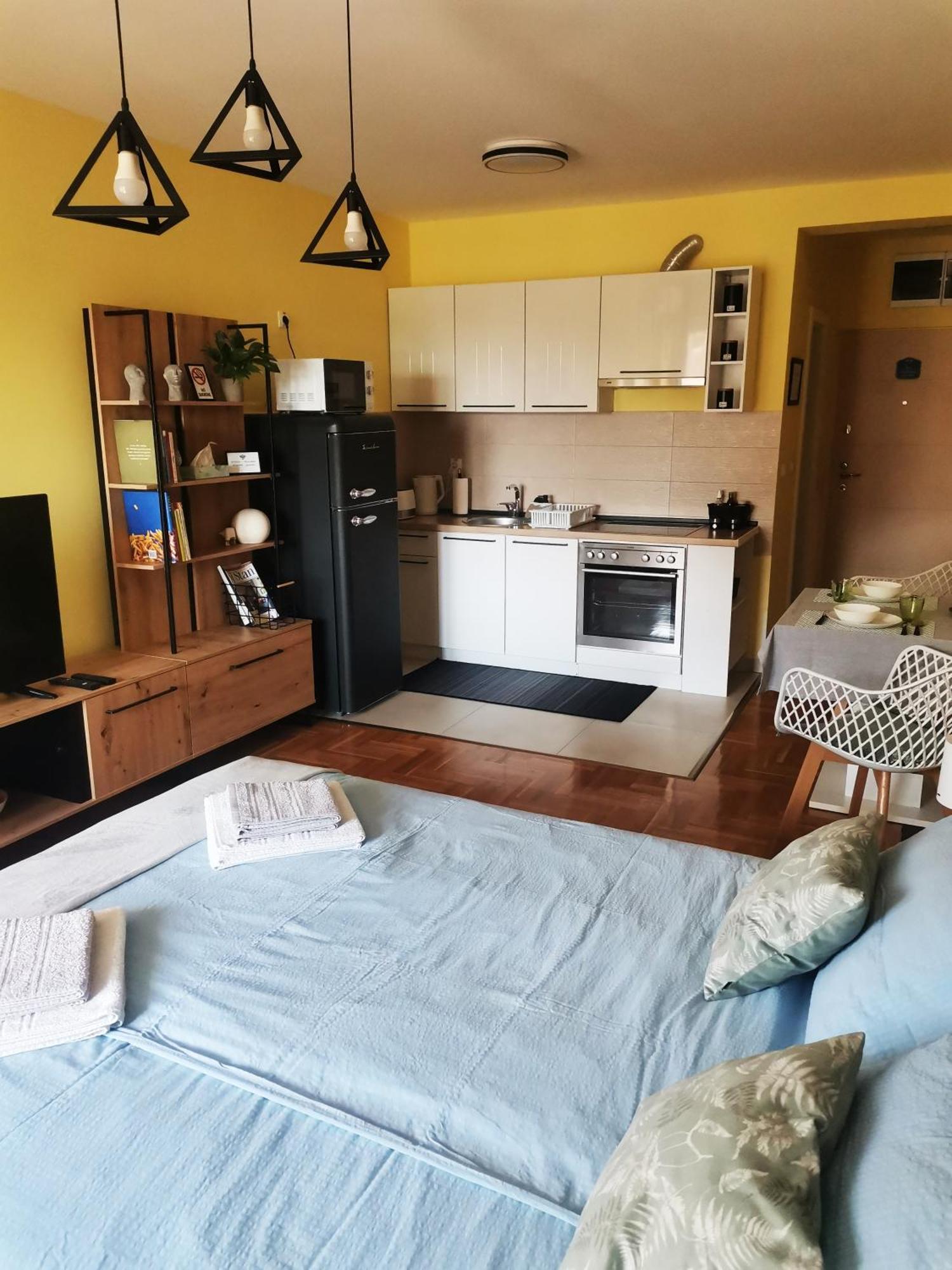 Green Apple Apartment Суботица Екстериор снимка